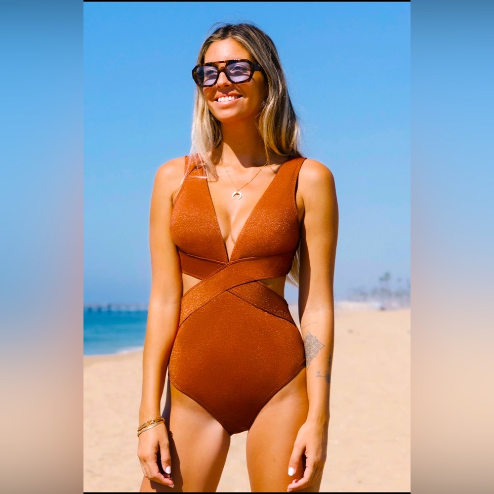 CUPSHE Metallic Plunge Cutout One Piece Swimsuit. NWT